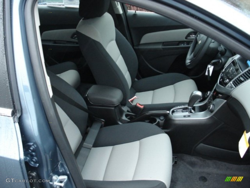 2012 Cruze LS - Blue Granite Metallic / Jet Black/Medium Titanium photo #16