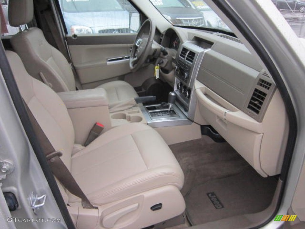 2009 Liberty Limited 4x4 - Light Graystone Pearl / Pastel Pebble Beige Mckinley Leather photo #10