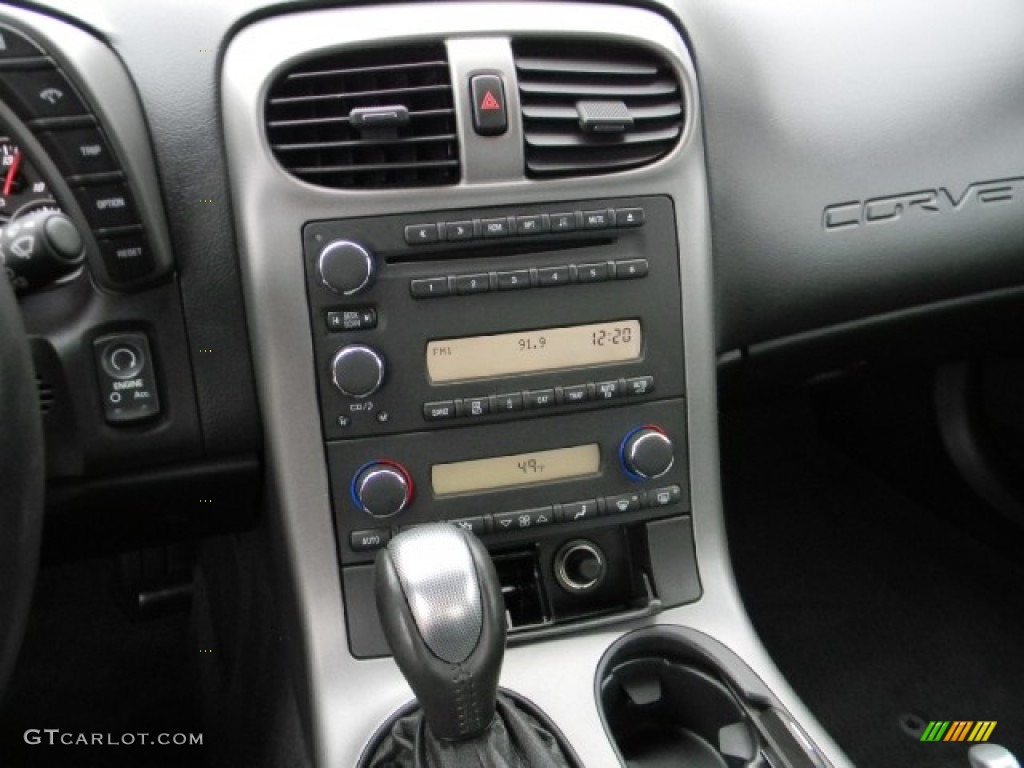 2007 Chevrolet Corvette Coupe Controls Photo #60222241