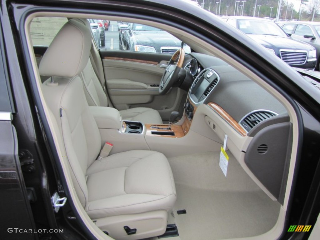 Dark Frost Beige/Light Frost Beige Interior 2012 Chrysler 300 C Photo #60223588
