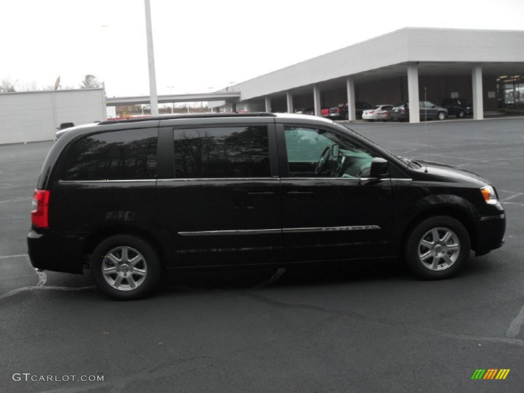 2012 Town & Country Touring - Brilliant Black Crystal Pearl / Dark Frost Beige/Medium Frost Beige photo #5
