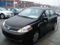 Super Black - Versa 1.8 SL Hatchback Photo No. 4