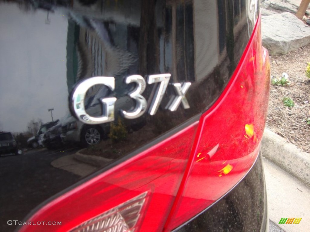 2011 Infiniti G 37 x AWD Sedan Marks and Logos Photos