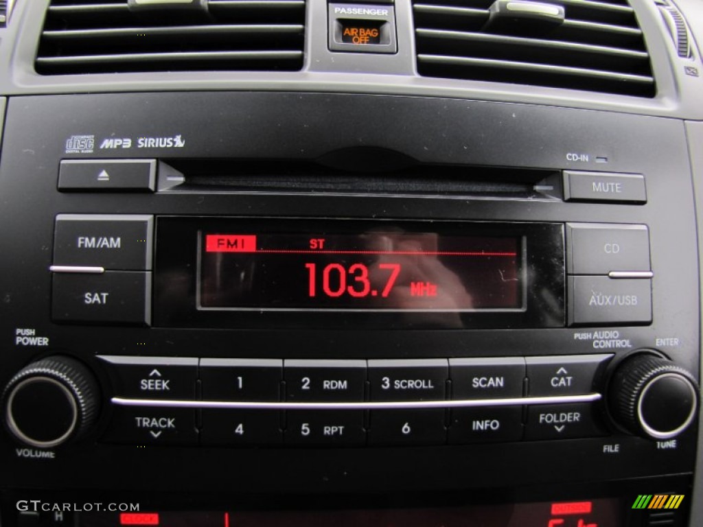 2009 Kia Borrego EX V6 4x4 Audio System Photo #60229675