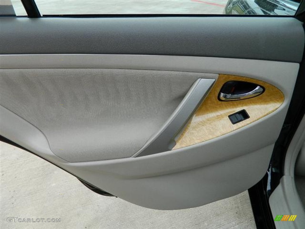 2007 Camry XLE - Black / Bisque photo #11