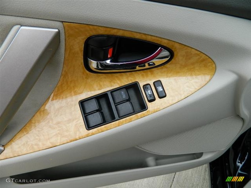 2007 Camry XLE - Black / Bisque photo #17