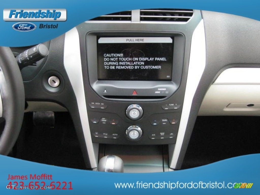 2012 Explorer XLT 4WD - White Platinum Tri-Coat / Medium Light Stone photo #21