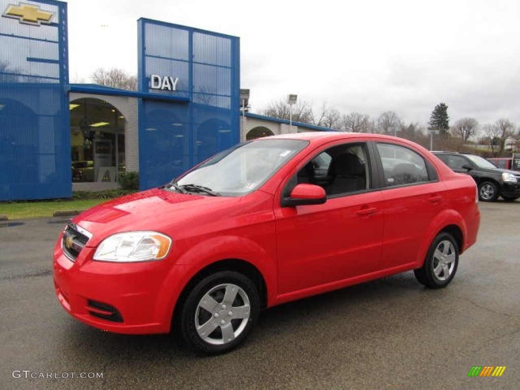 2010 Aveo LT Sedan - Victory Red / Charcoal photo #1