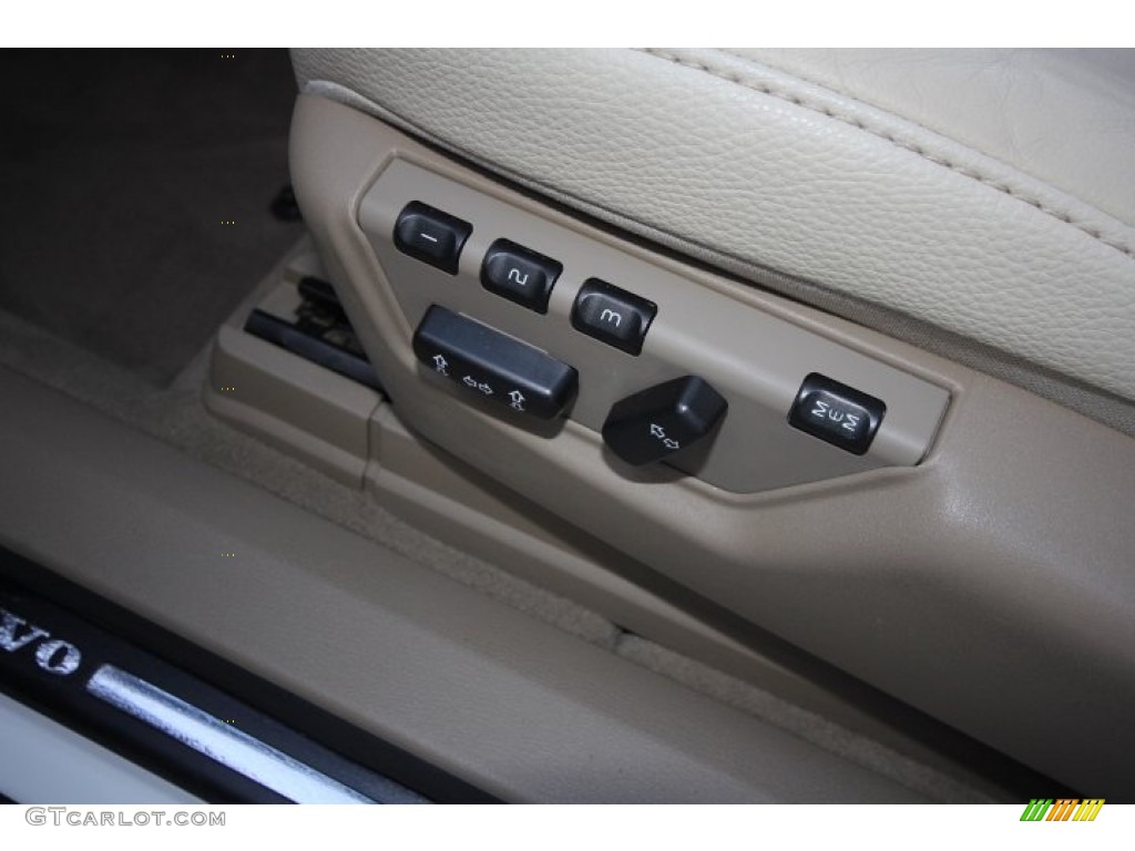 2009 Volvo XC90 3.2 Controls Photo #60237694