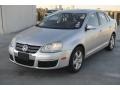 Candy White - Jetta SE Sedan Photo No. 3