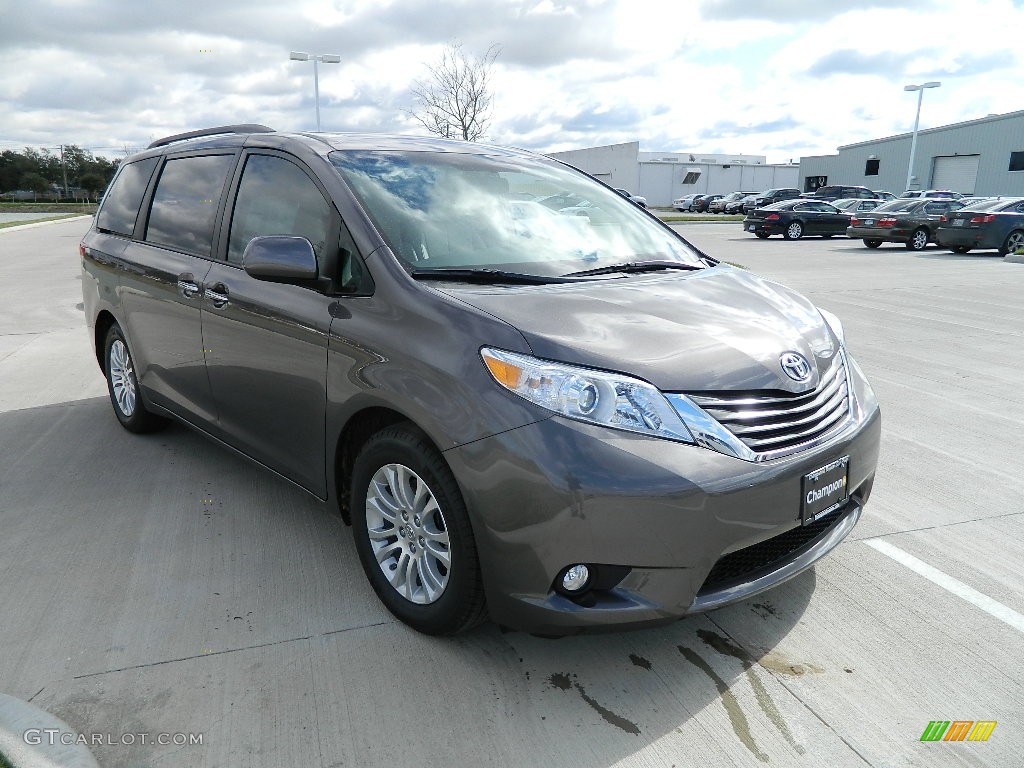 2012 Sienna XLE - Predawn Gray Mica / Light Gray photo #3