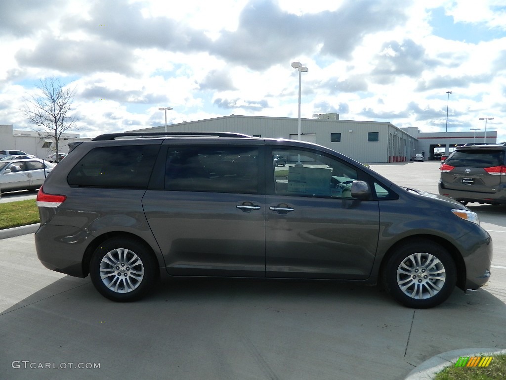 2012 Sienna XLE - Predawn Gray Mica / Light Gray photo #4