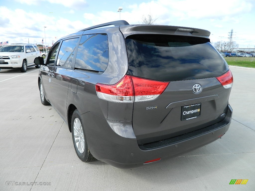 2012 Sienna XLE - Predawn Gray Mica / Light Gray photo #7