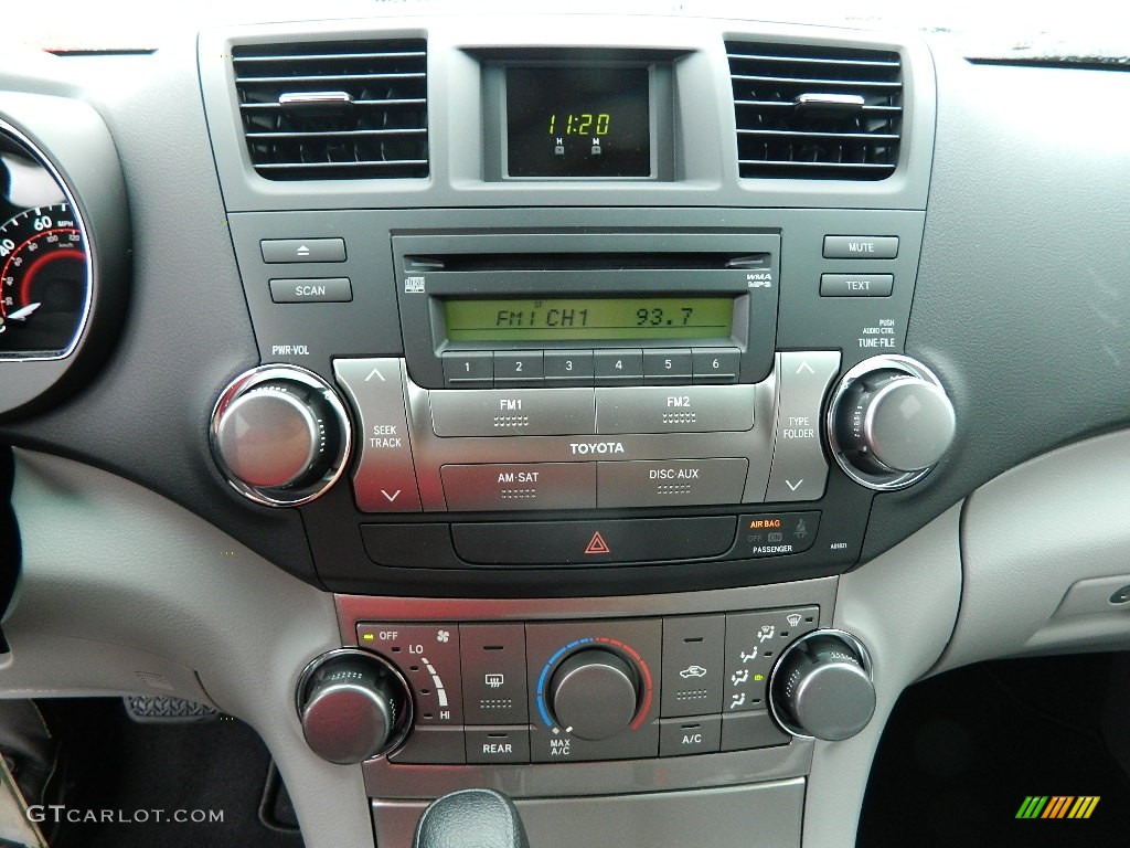 2012 Toyota Highlander V6 Controls Photo #60242995