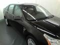 Black - Focus SE Sedan Photo No. 20