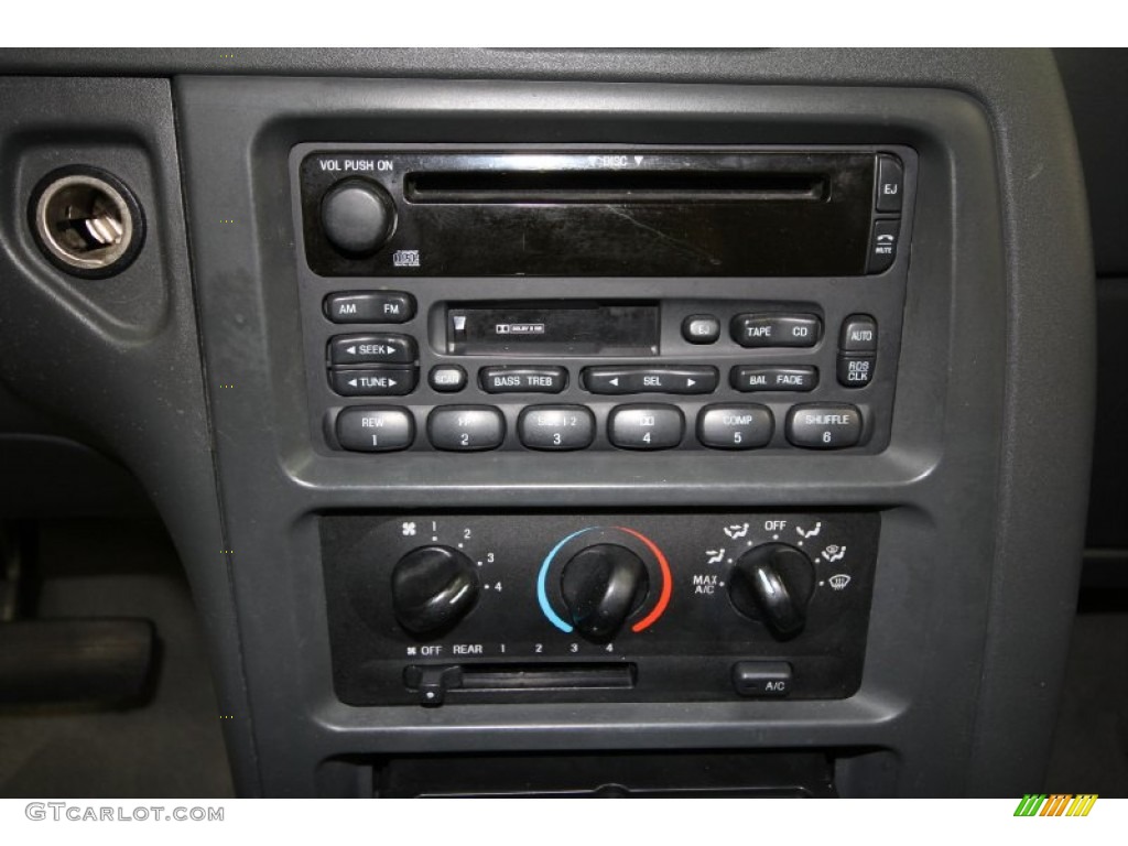1999 Nissan Quest SE Controls Photos