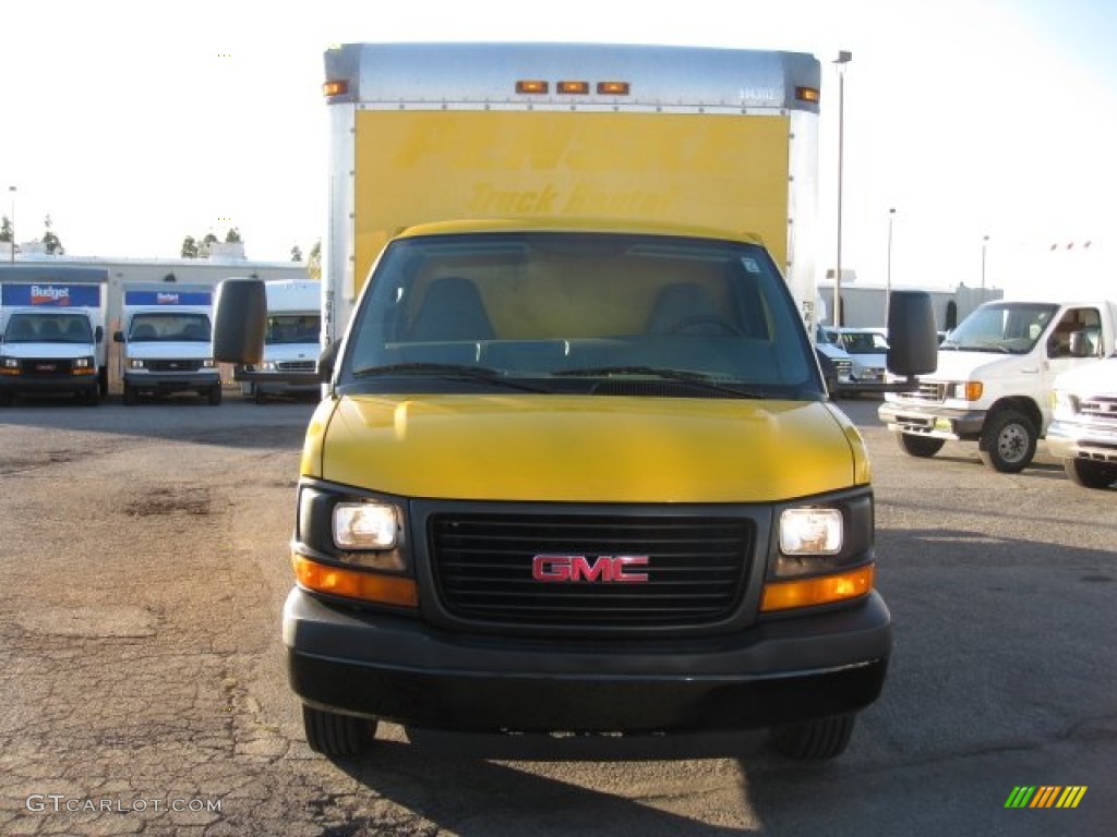 2008 Savana Cutaway 3500 Commercial Moving Truck - Yellow / Medium Pewter photo #2