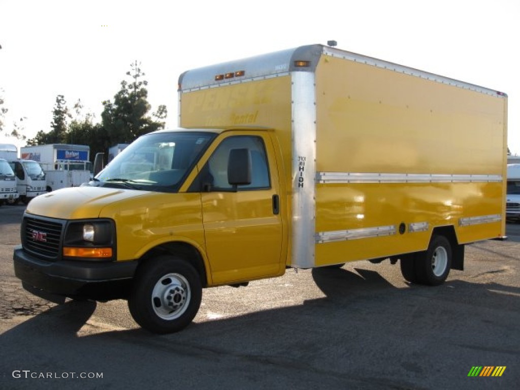 2008 Savana Cutaway 3500 Commercial Moving Truck - Yellow / Medium Pewter photo #3