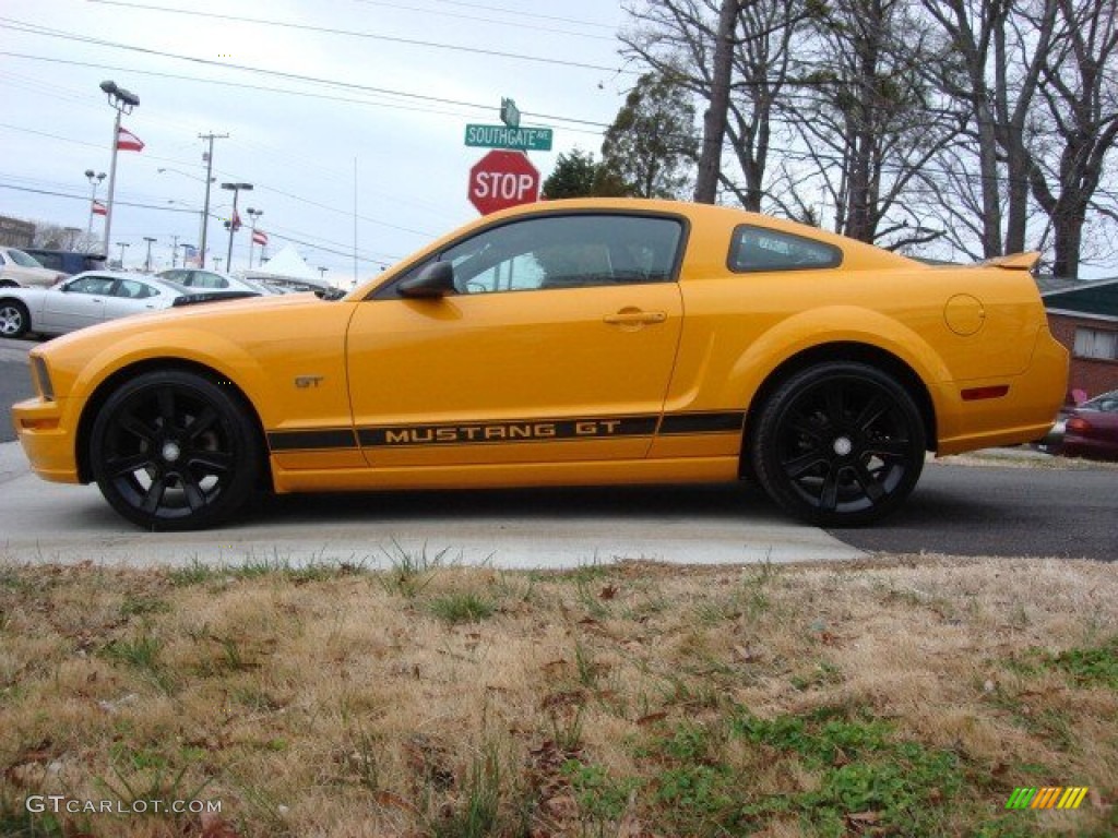 2007 Mustang GT Premium Coupe - Grabber Orange / Dark Charcoal photo #3