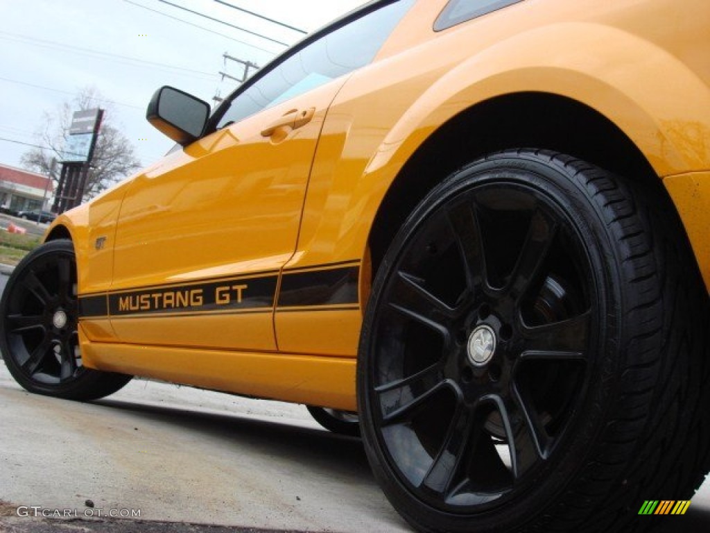 2007 Mustang GT Premium Coupe - Grabber Orange / Dark Charcoal photo #30