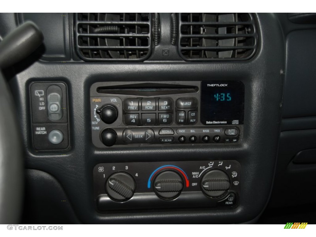 2000 Chevrolet Blazer LS Audio System Photos