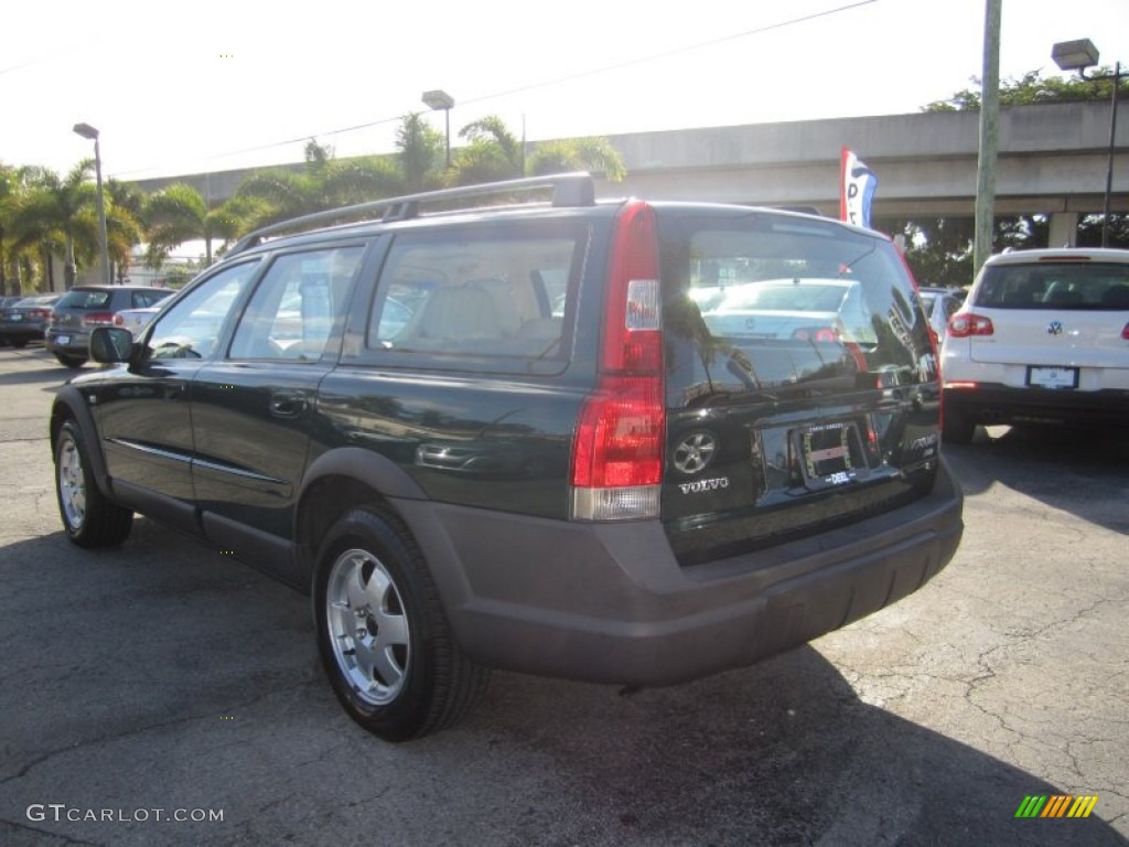 2002 V70 2.4T XC AWD Wagon - Cypress Green Metallic / Taupe/Light Taupe photo #5
