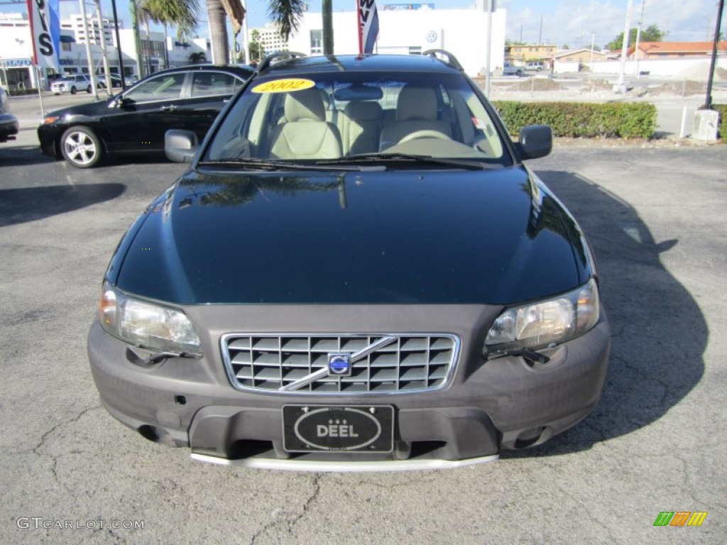 2002 V70 2.4T XC AWD Wagon - Cypress Green Metallic / Taupe/Light Taupe photo #8