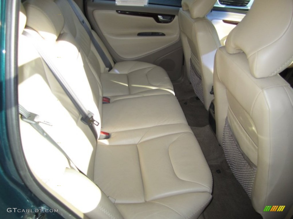 2002 V70 2.4T XC AWD Wagon - Cypress Green Metallic / Taupe/Light Taupe photo #11
