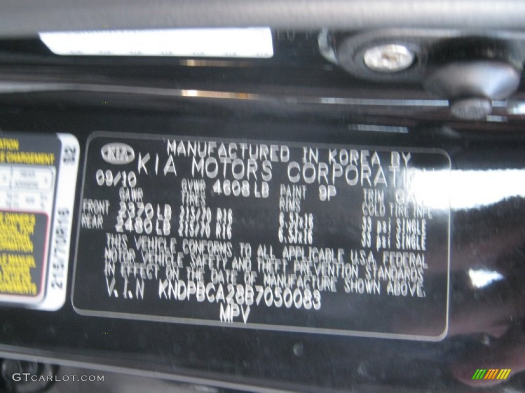 2011 Sportage LX AWD - Black Cherry / Alpine Gray photo #24