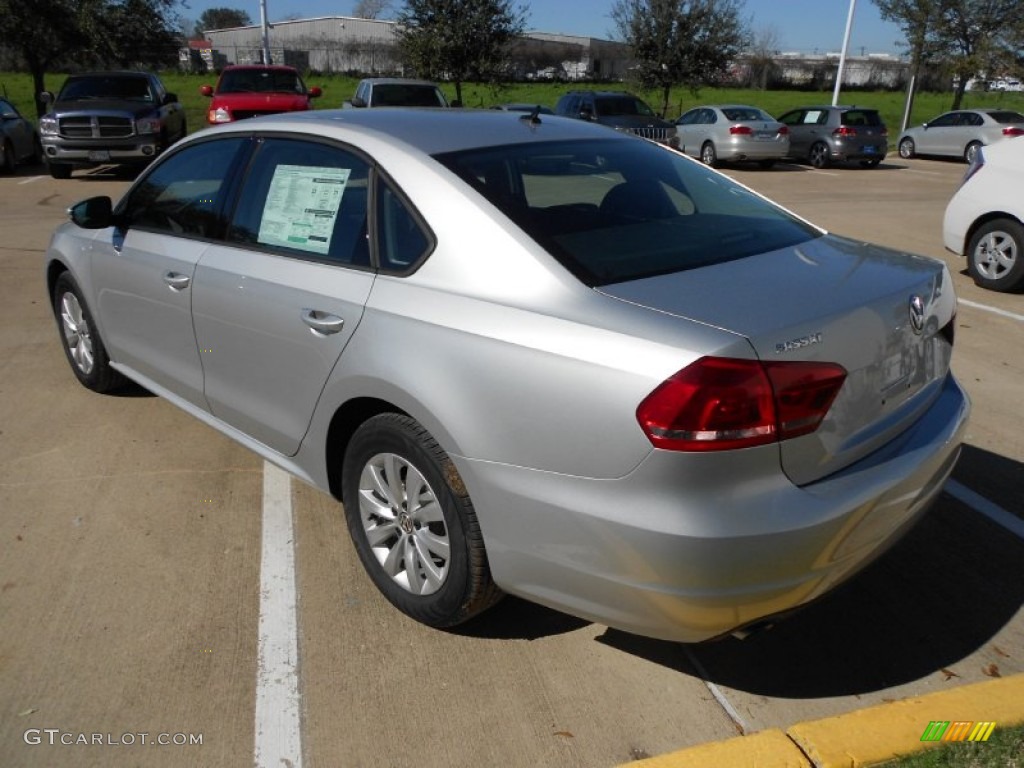 2012 Passat 2.5L S - Reflex Silver Metallic / Titan Black photo #5