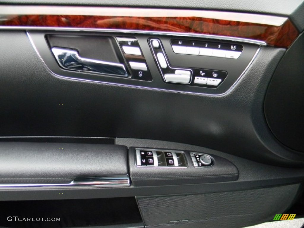 2010 Mercedes-Benz S 400 Hybrid Sedan Controls Photos