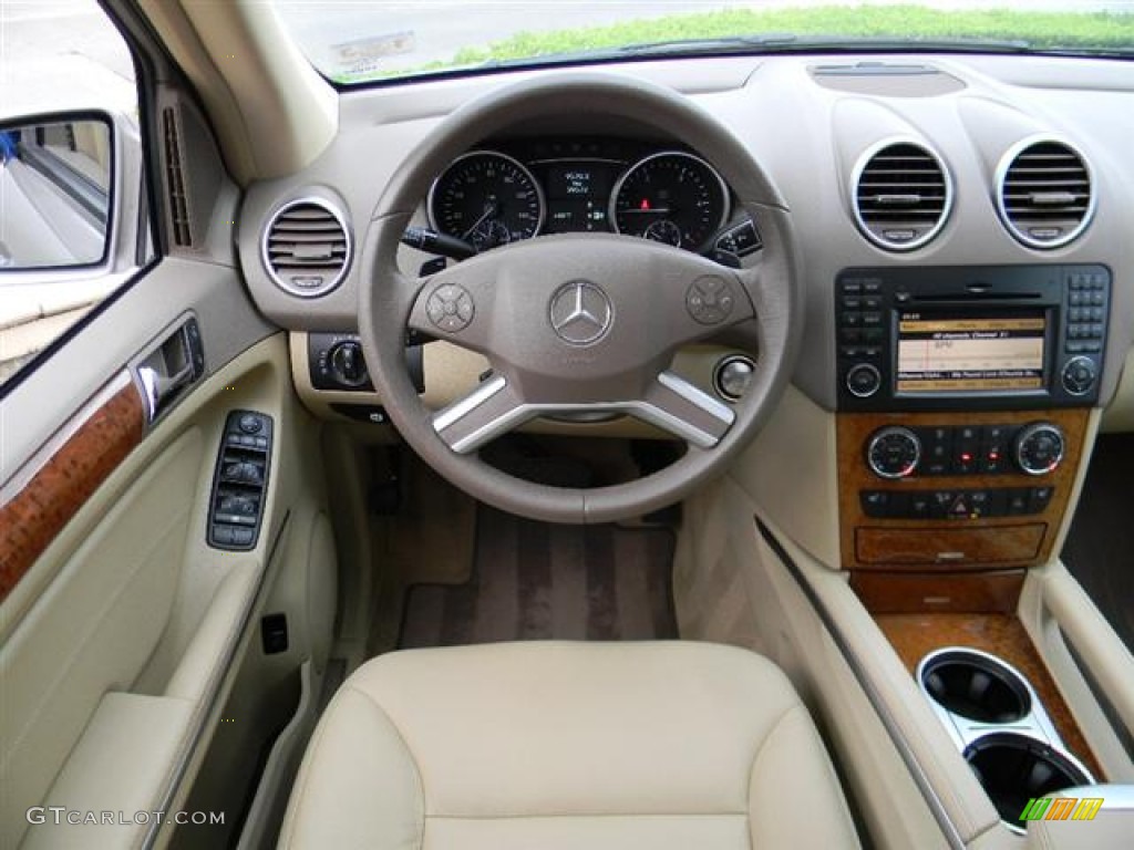 2009 Mercedes-Benz ML 320 BlueTec 4Matic Cashmere Dashboard Photo #60264317