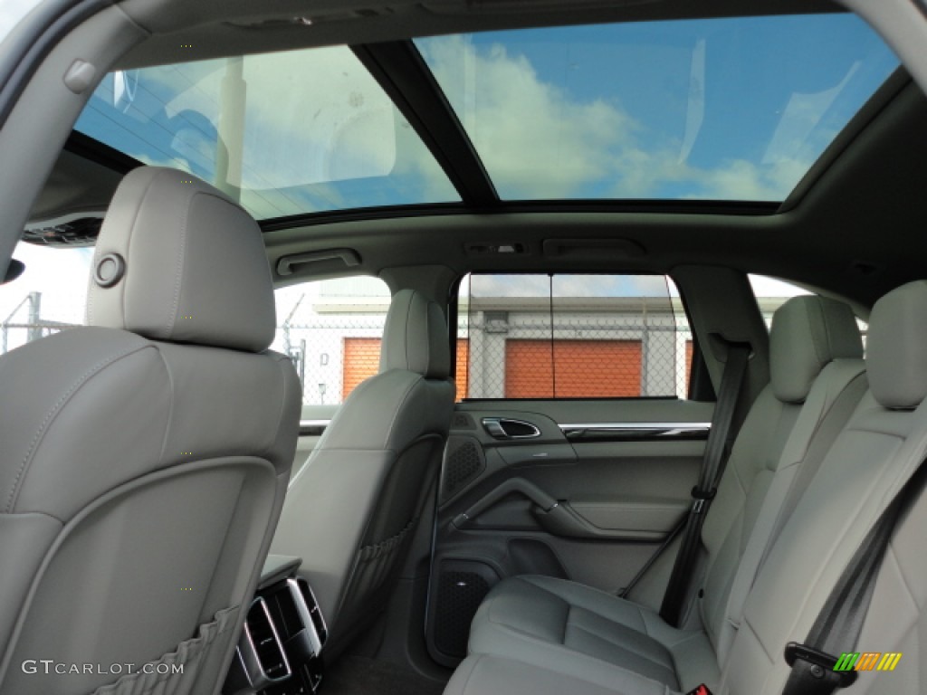 2012 Porsche Cayenne Standard Cayenne Model Sunroof Photo #60267479