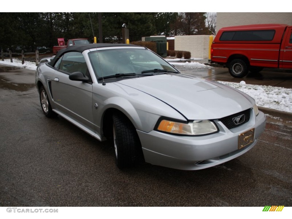 2004 Mustang V6 Convertible - Silver Metallic / Dark Charcoal photo #1