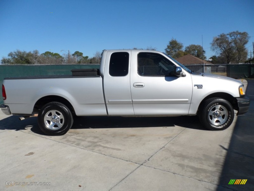 2002 F150 XLT SuperCab - Silver Metallic / Medium Graphite photo #2