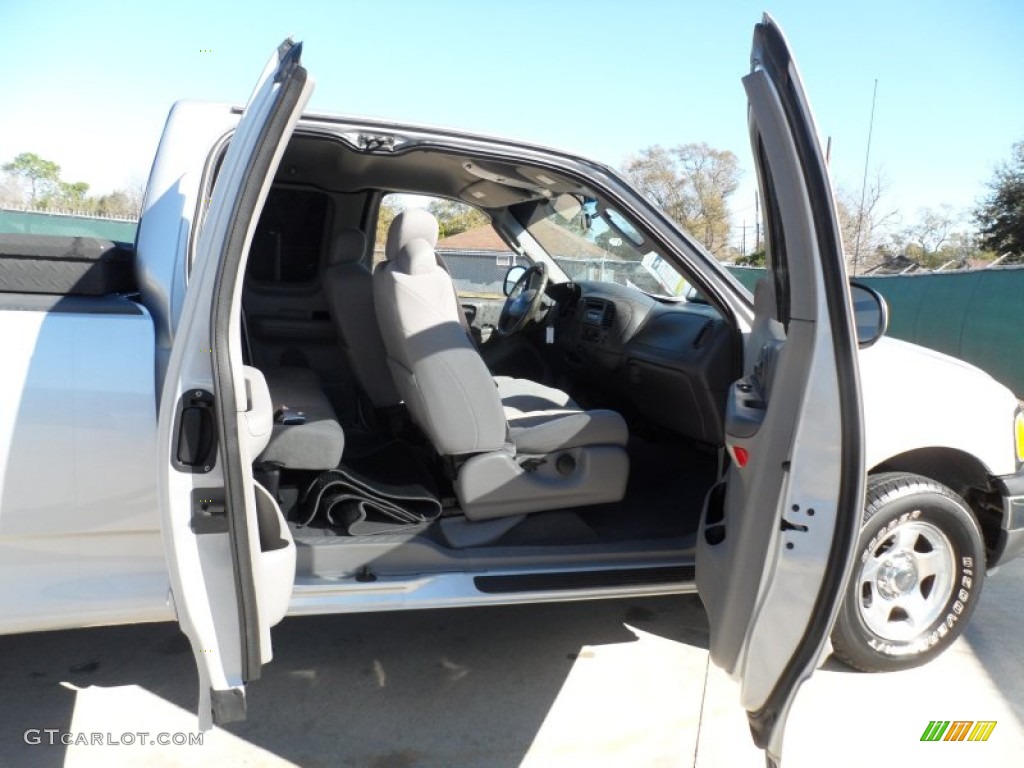 2002 F150 XLT SuperCab - Silver Metallic / Medium Graphite photo #23