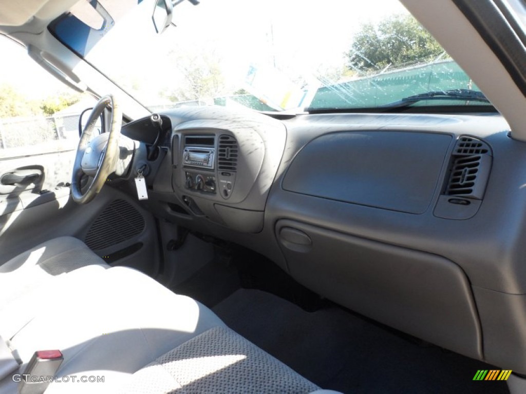 2002 F150 XLT SuperCab - Silver Metallic / Medium Graphite photo #25