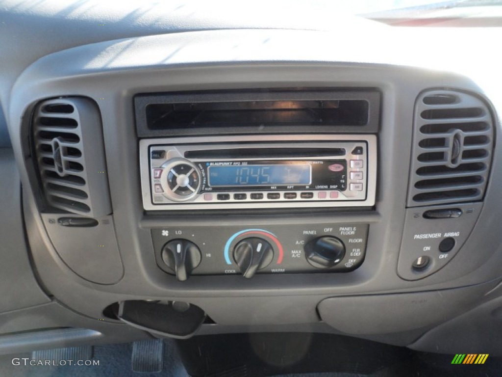 2002 F150 XLT SuperCab - Silver Metallic / Medium Graphite photo #37