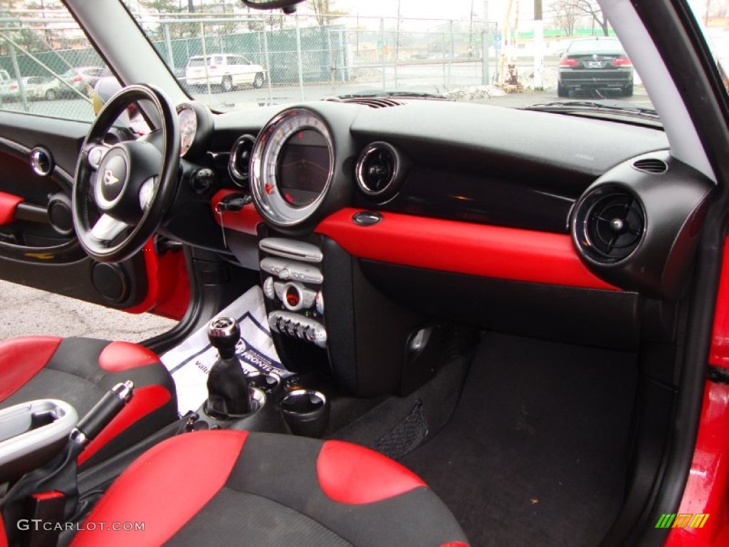 2009 Mini Cooper S Clubman Black/Rooster Red Dashboard Photo #60276437