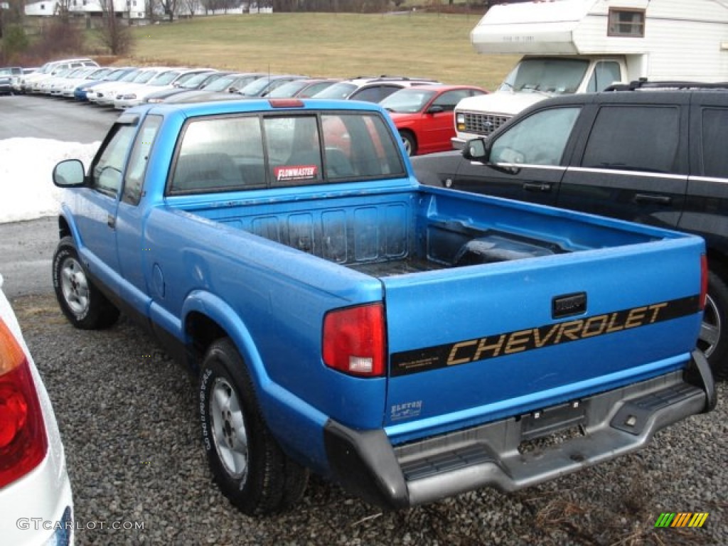 1995 S10 LS Extended Cab 4x4 - Bahama Blue Metallic / Gray photo #6