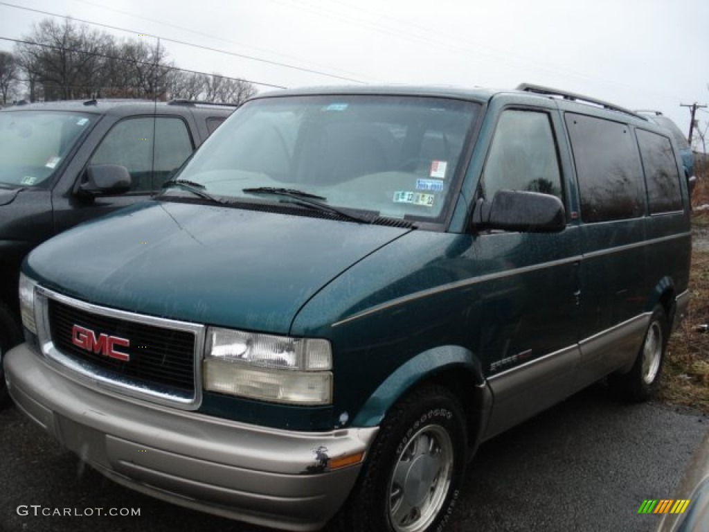 2002 Safari SLE AWD - Forest Green Metallic / Pewter photo #1