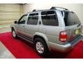 2001 Sierra Silver Metallic Nissan Pathfinder LE  photo #4