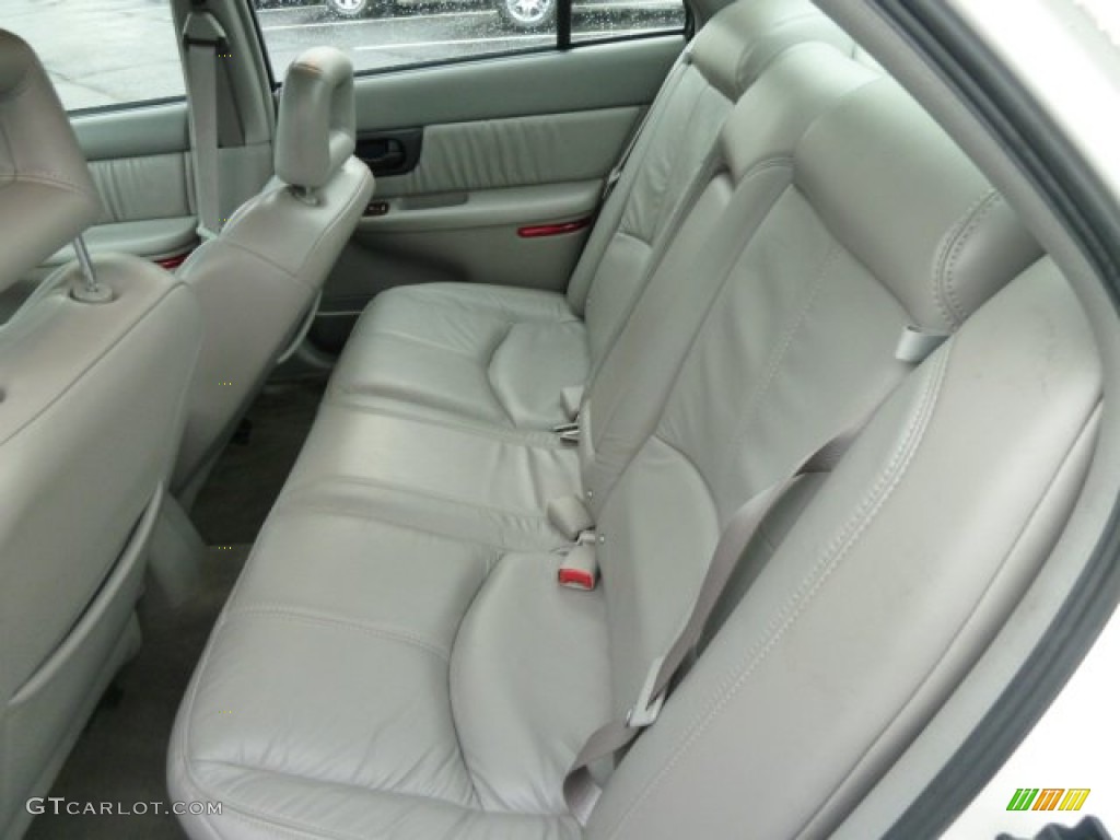 Medium Gray Interior 2004 Buick Regal GS Photo #60287495