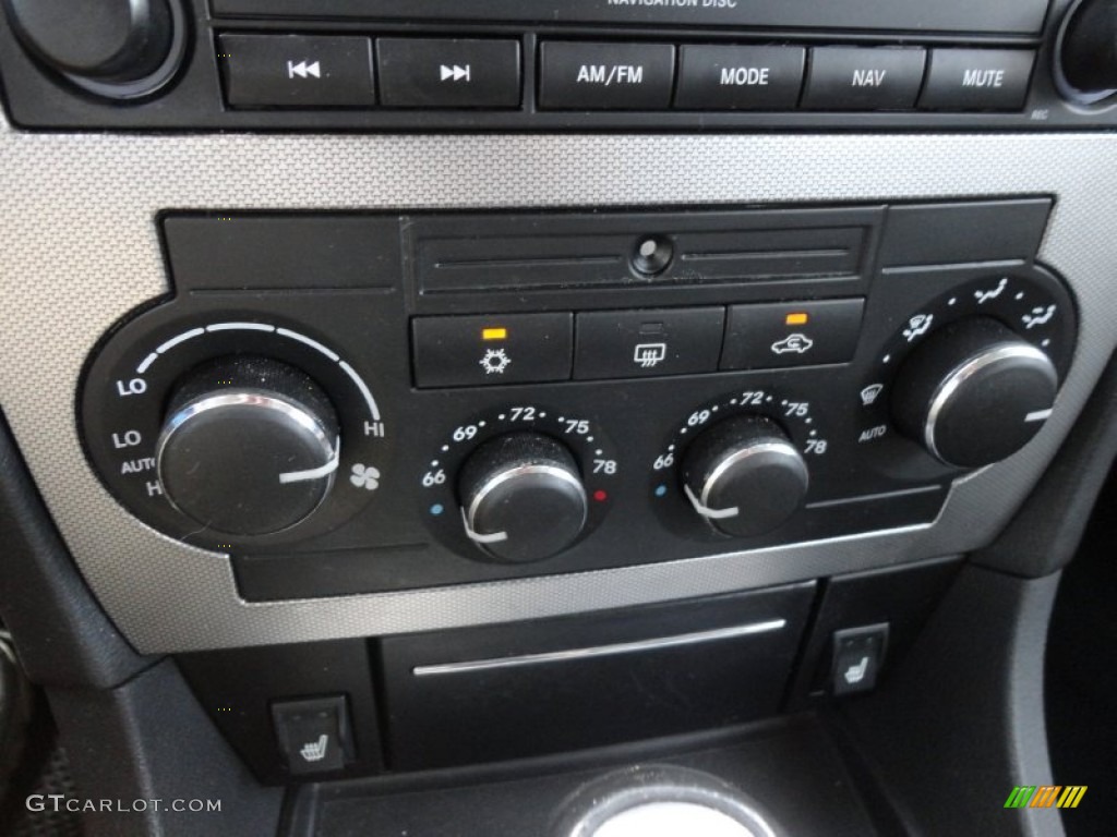 2006 Chrysler 300 C SRT8 Controls Photo #60288596