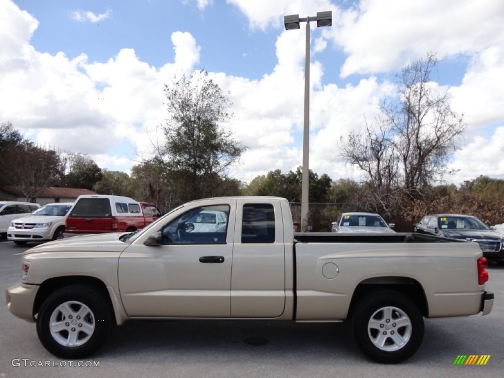 2011 Dakota Big Horn Extended Cab - White Gold Metallic / Dark Khaki/Medium Khaki photo #2