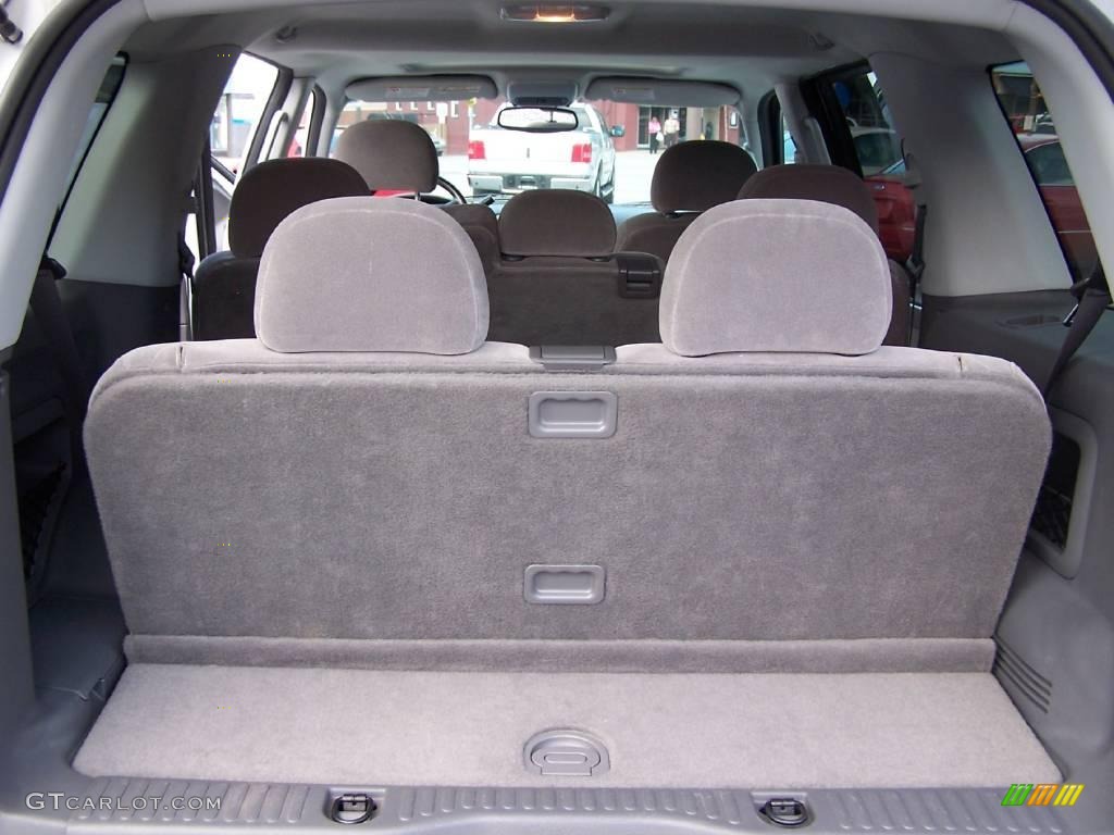 2004 Explorer XLT 4x4 - Oxford White / Graphite photo #9