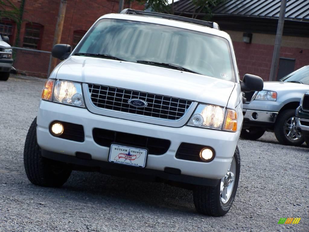 2004 Explorer XLT 4x4 - Oxford White / Graphite photo #10