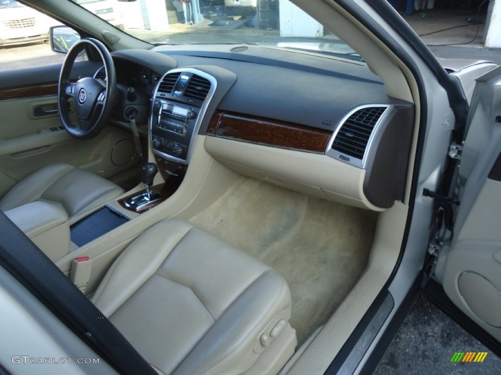2007 SRX 4 V6 AWD - Gold Mist / Cashmere photo #15