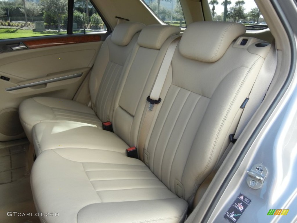 2008 Mercedes-Benz ML 350 4Matic Rear Seat Photo #60296339