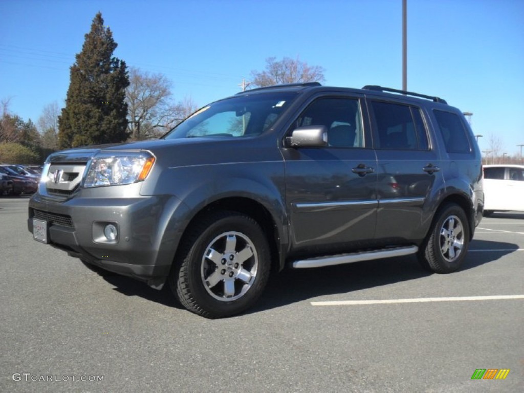 Polished Metal Metallic Honda Pilot